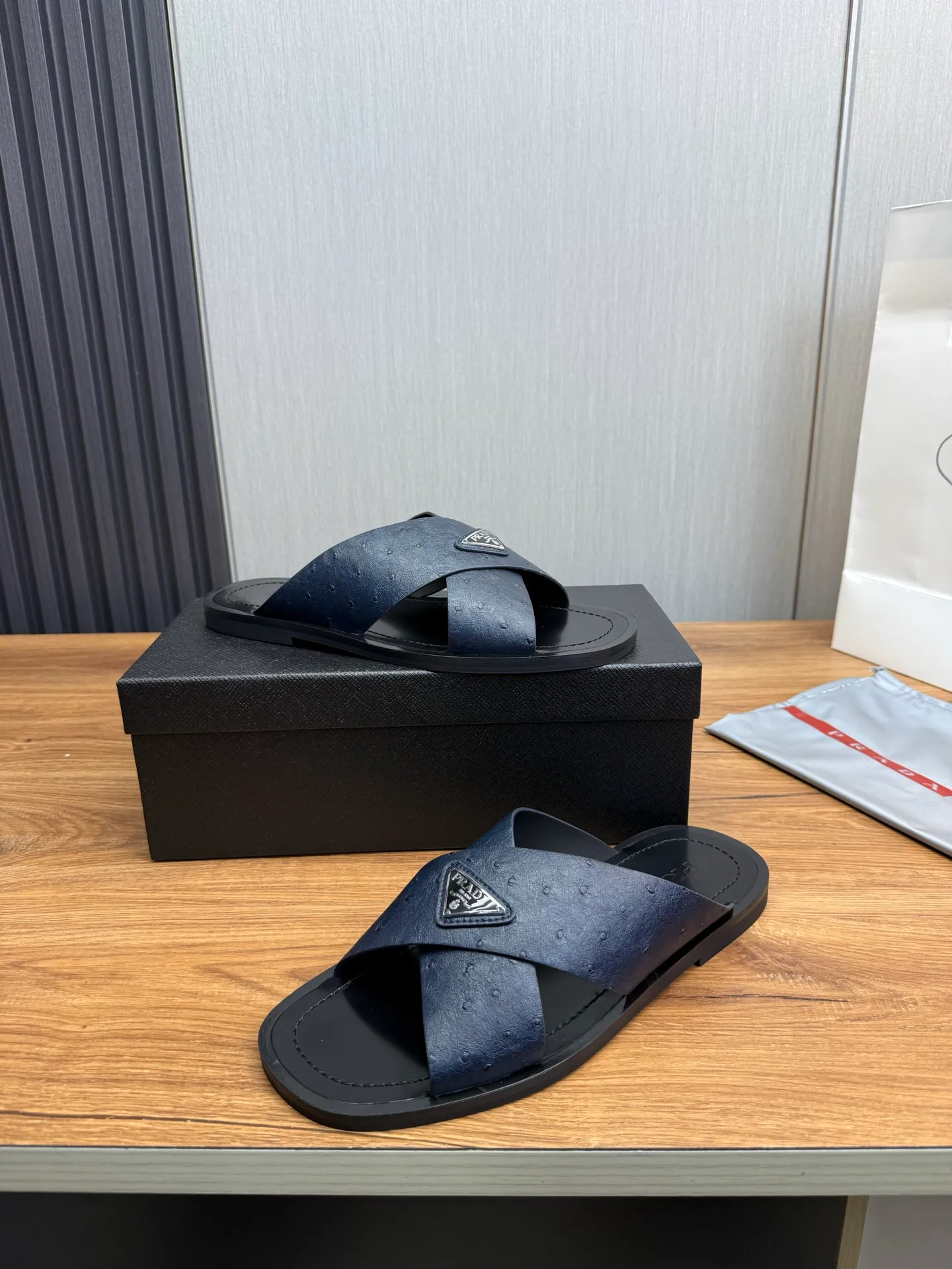 Factory price 340💰 ＰＲＡＤＡPrada - popular men's slippers hot sale 🔥 🩴Official website one to one production 38-45 sizes 45 46 🉑️Customized!